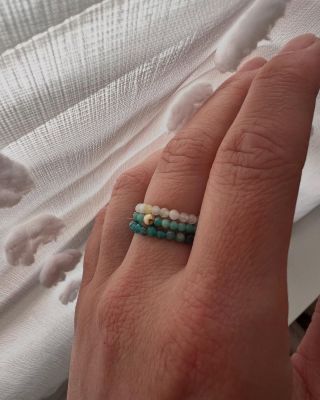 Miniaturní korálky z minerálů. Těžko se shání, ale vypadají úžasně. MILUJU 💎